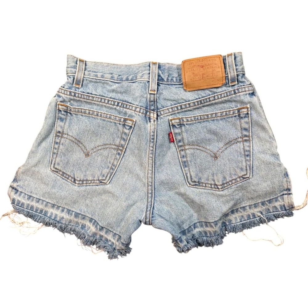 Vintage Levis High Waisted Denim Cut Off Shorts Light Wash Frayed‎ Size 3 JR 26